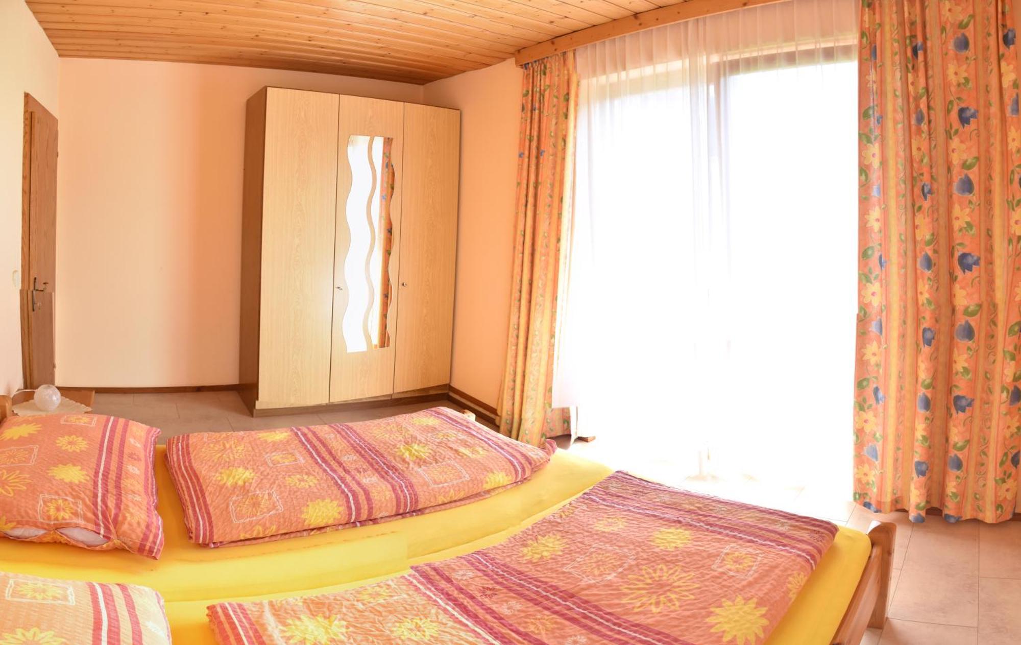 Haus Dorfer Apartment Döbriach Cameră foto
